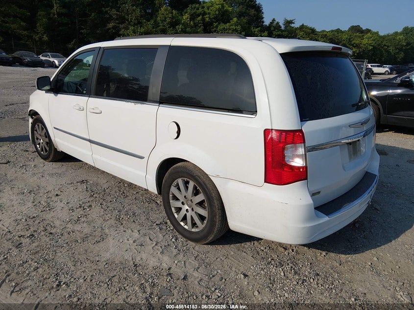 2015 CHRYSLER TOWN & COUNTRY auction photo 3