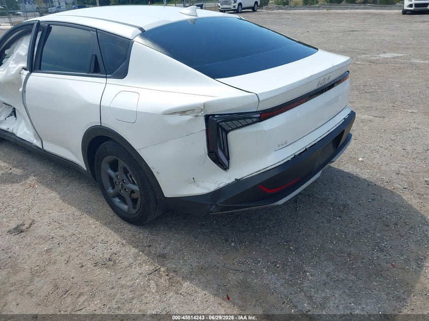 2025 KIA K4 SEDAN 2.0L I-4 DOHC, VVT, 147HP