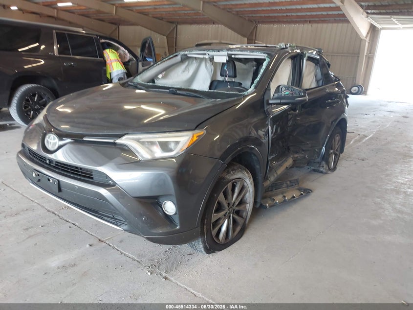 2018 Toyota RAV 4, Переворот, IAAI, VIN 2T3YFREV6JW452252 — фото 2