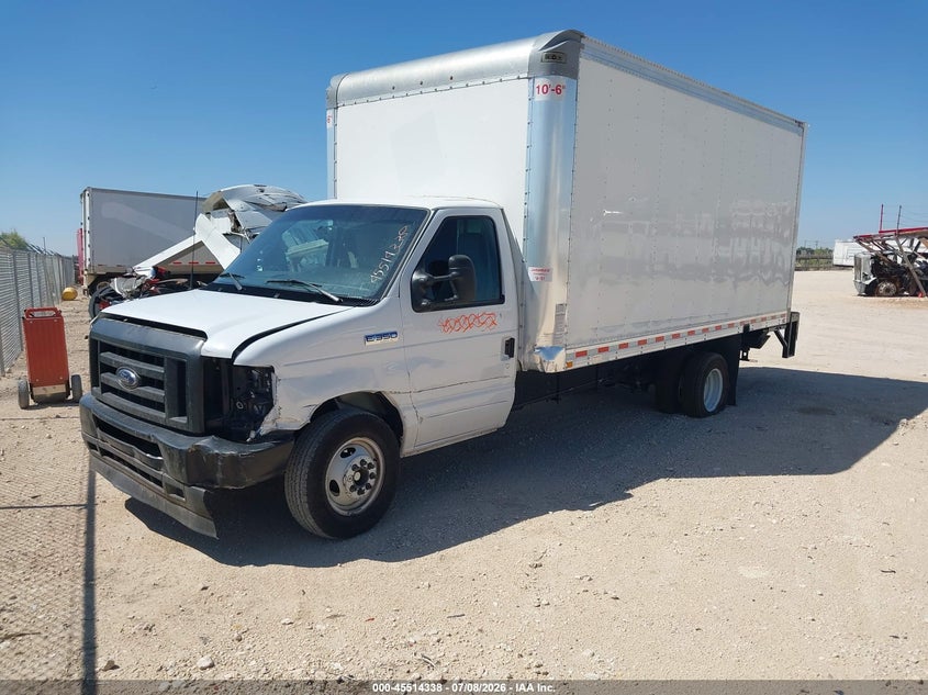 2024 Ford Econoline, Left Front, IAAI, VIN 1FDWE3FN6RDD30226 — photo 2
