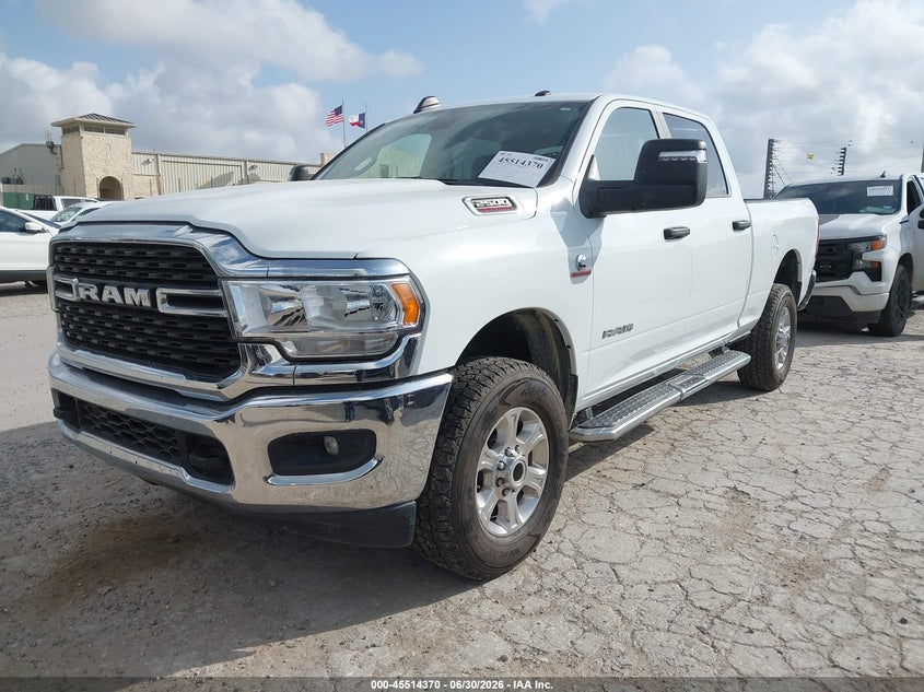 2024 RAM 2500, Right Side, IAAI, VIN 3C6UR5DL6RG153944 — photo 2