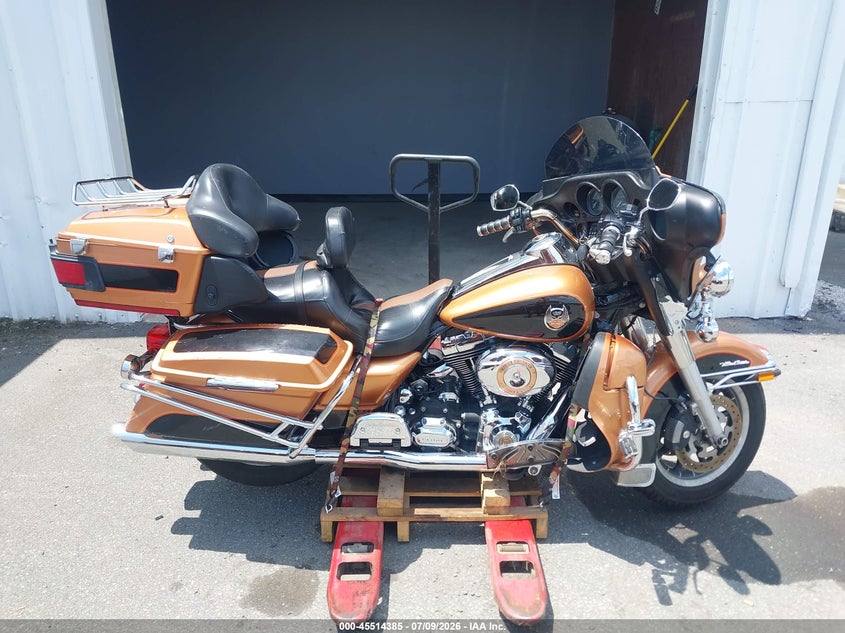 2008 Harley-Davidson Flhtcui 105Th Anniversary Edition VIN: 1HD1FC4408Y627956 Lot: 45514385