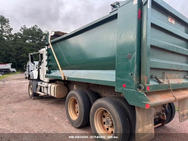 2021 MACK GRANITE auction photo 3