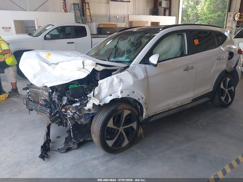 2017 HYUNDAI TUCSON auction photo 2