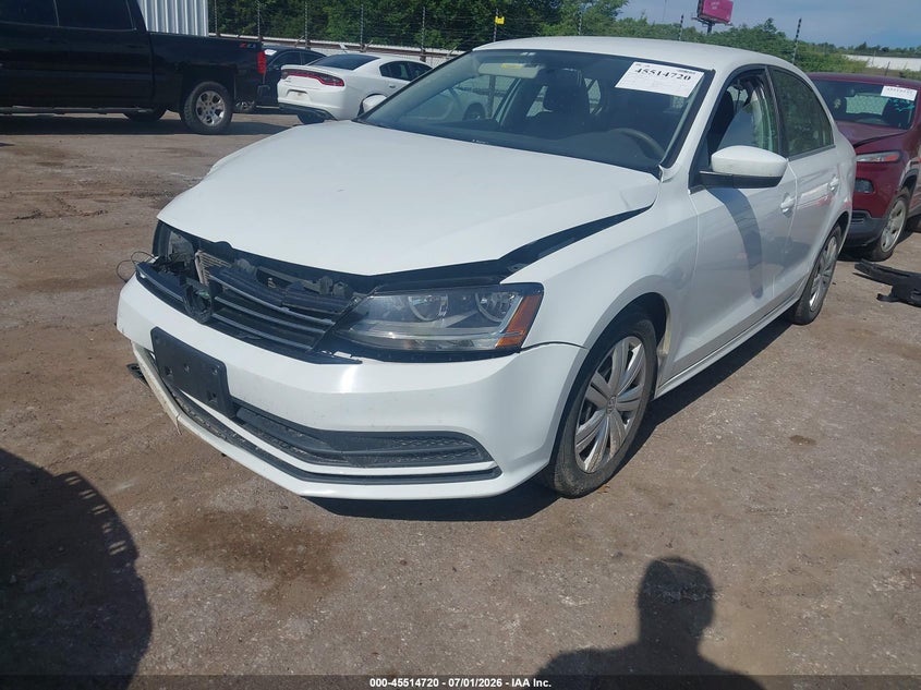 2017 VOLKSWAGEN JETTA auction photo 2
