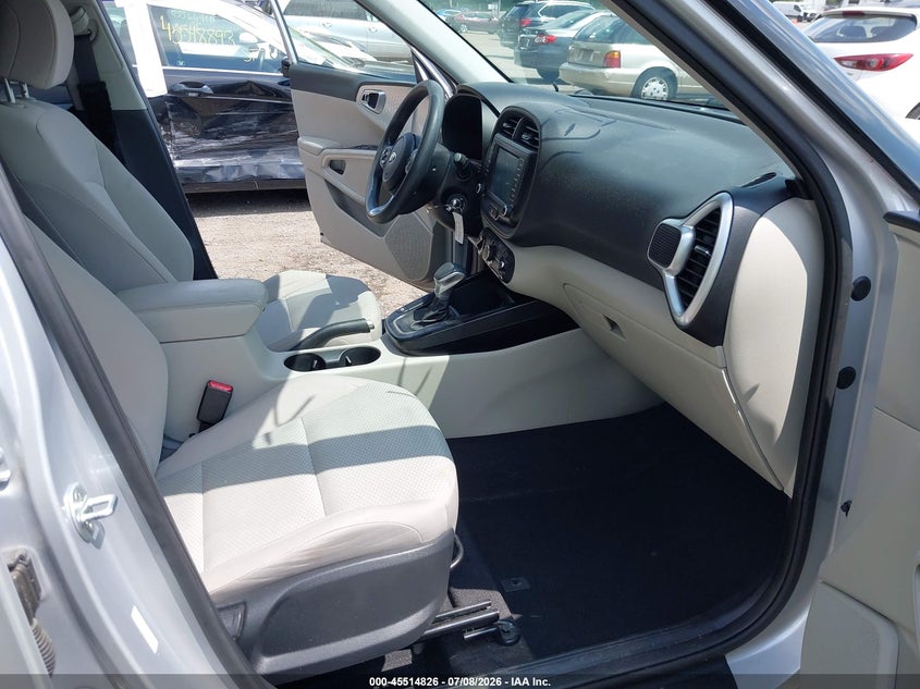 2020 KIA SOUL LX — Фото 5