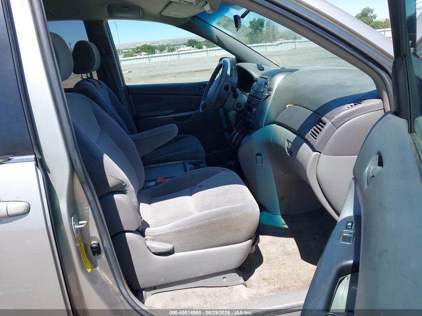 AtlanticExpress - Toyota Sienna