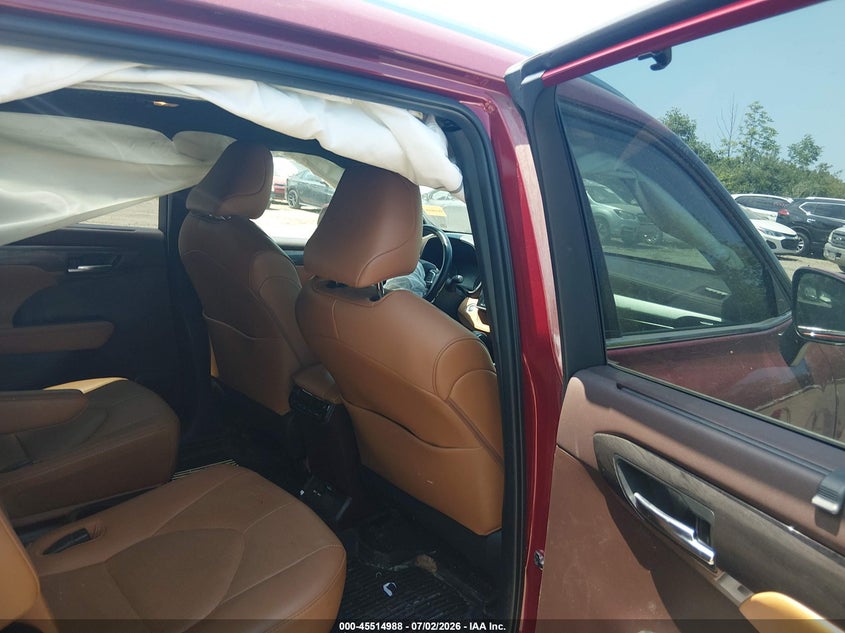 2021 TOYOTA HIGHLANDER auction photo 8