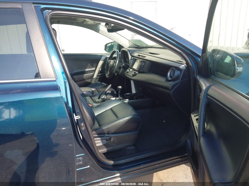 2017 TOYOTA RAV4 auction photo 5