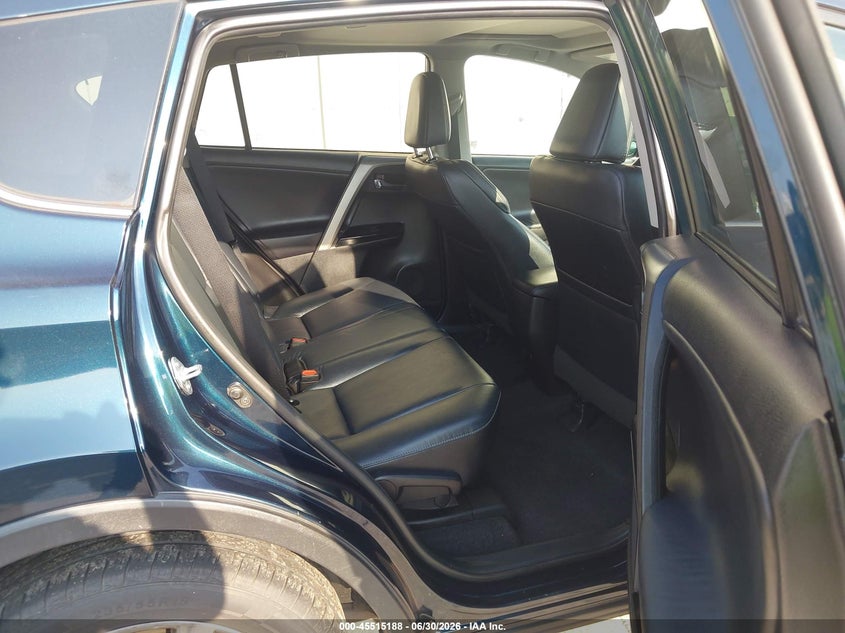 2017 TOYOTA RAV4 auction photo 8