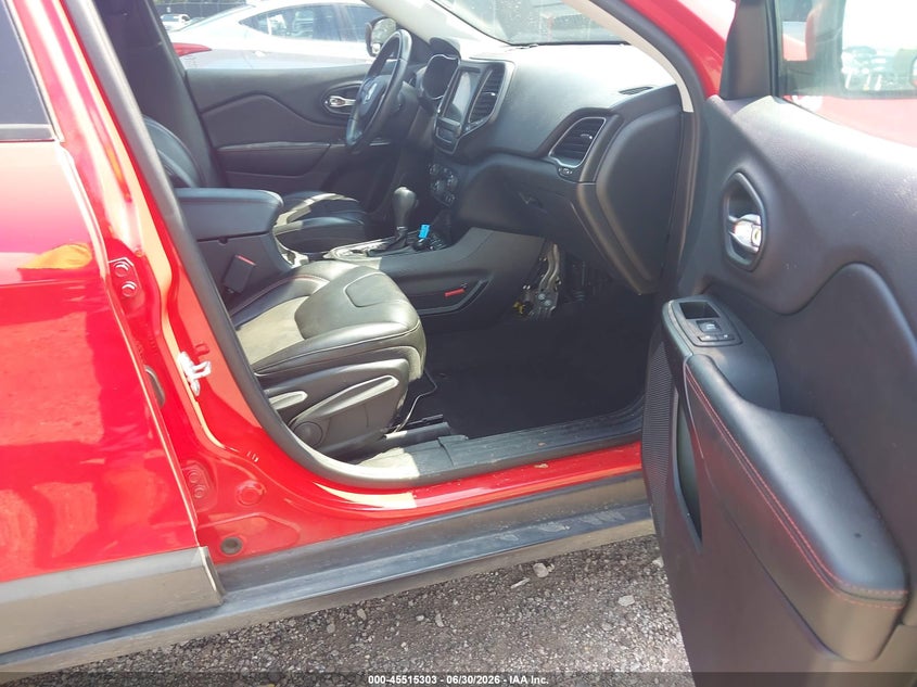 2019 JEEP CHEROKEE auction photo 5