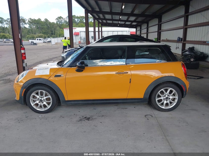 2015 Mini Hardtop Cooper VIN: WMWXM5C5XFT940611 Lot: 45515365