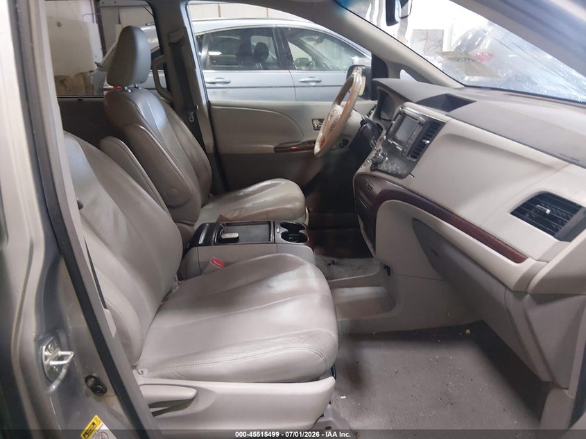 2011 TOYOTA SIENNA VAN 3.5L V-6 DOHC, VVT, 265HP
