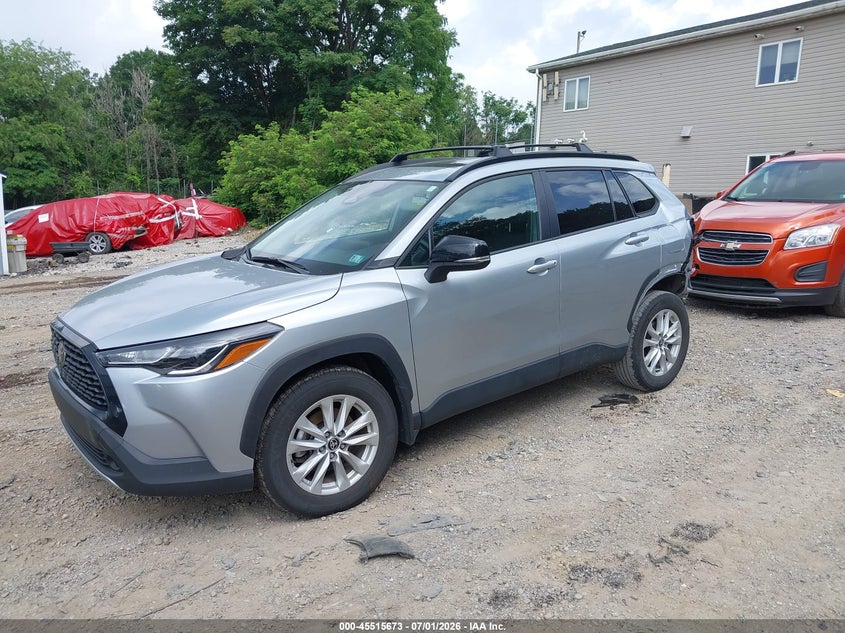 2025 TOYOTA COROLLA CROSS auction photo 2