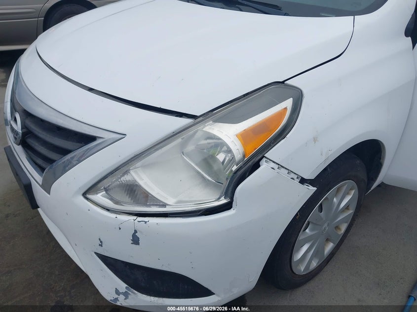 2018 NISSAN VERSA auction photo 6