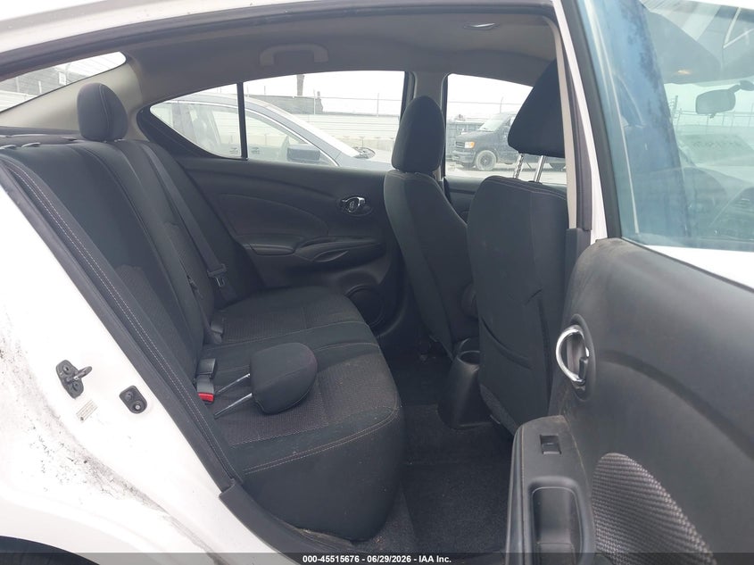 2018 NISSAN VERSA auction photo 8