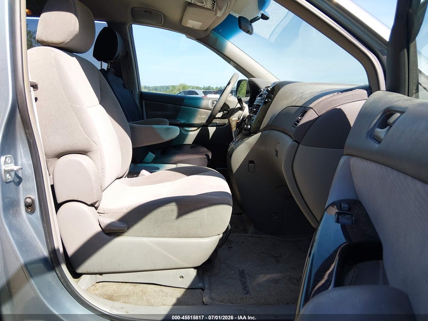 2005 TOYOTA SIENNA auction photo 5