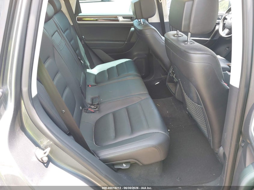 2016 Volkswagen Touareg Tdi Lux VIN: WVGEP9BP8GD004960 Lot: 45516212