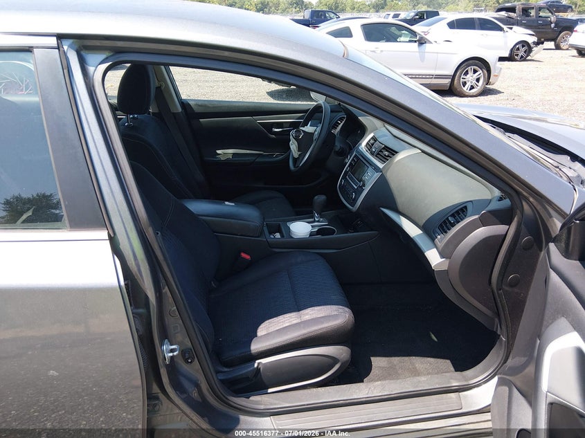 2017 NISSAN ALTIMA auction photo 5