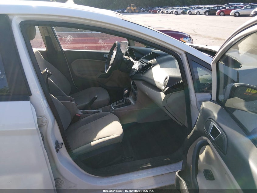 2016 FORD FIESTA auction photo 5