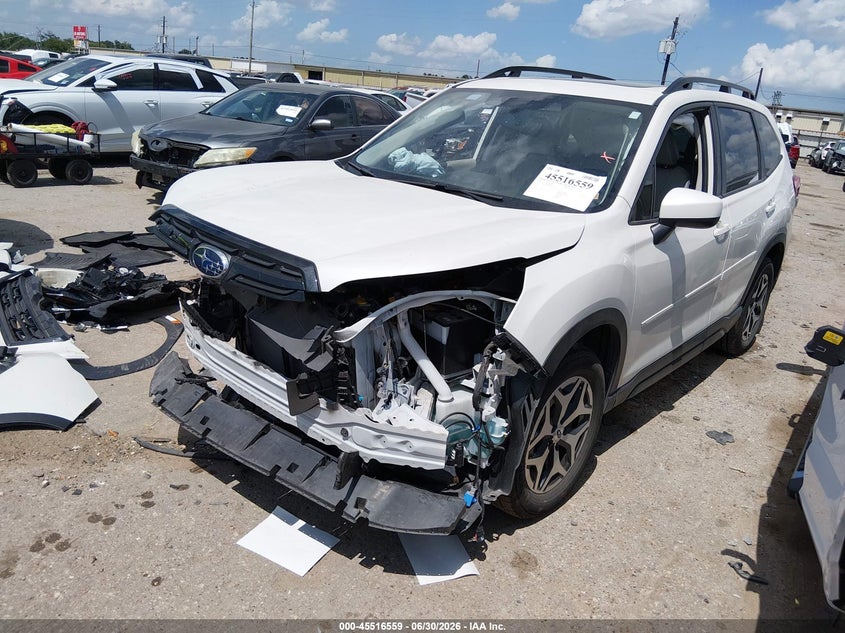 2023 SUBARU FORESTER auction photo 2