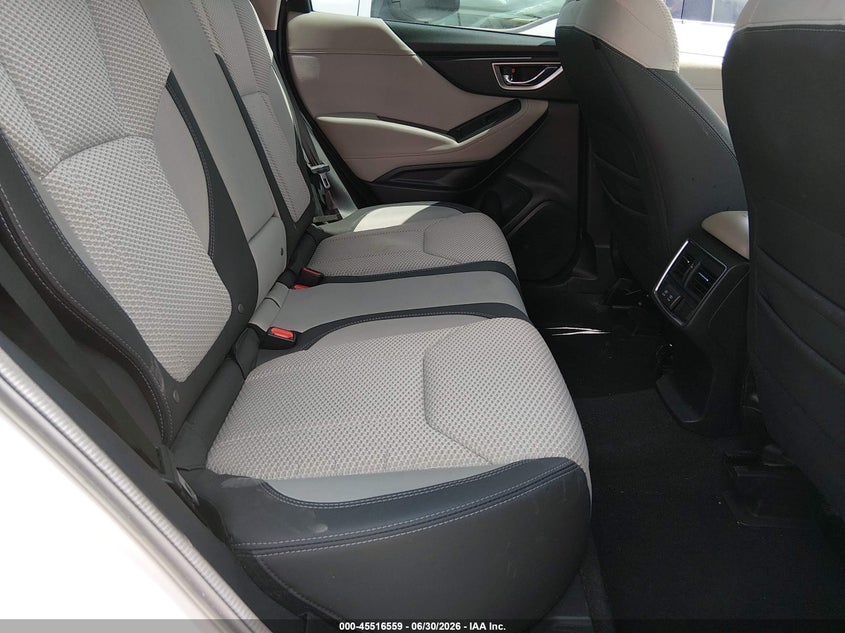 2023 SUBARU FORESTER auction photo 8
