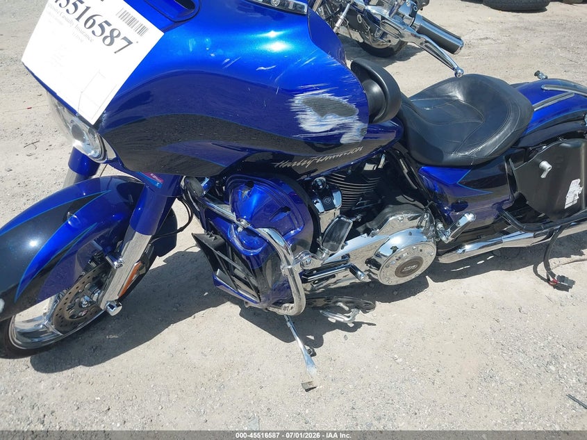 2017 Harley-Davidson Flhxse Cvo Street Glide VIN: 1HD1PXF12HB961237 Lot: 45516587