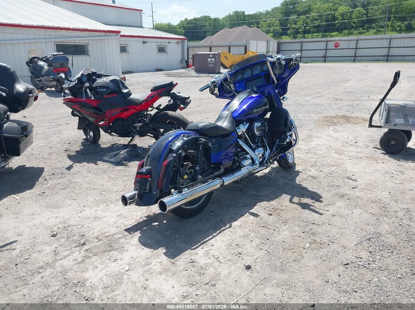 HARLEY-DAVIDSON FLHXSE 2017