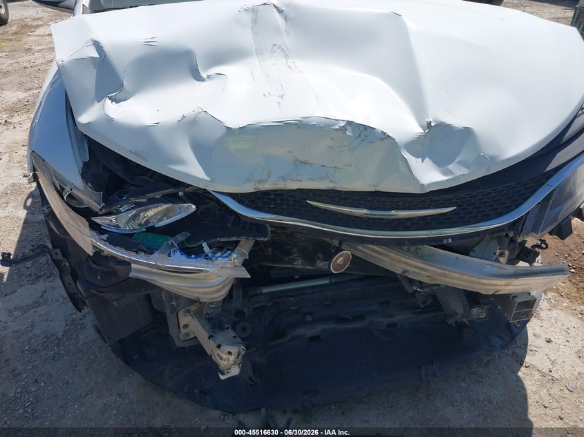 2015 CHRYSLER 200 auction photo 6