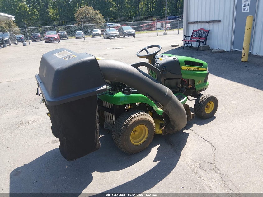 2006 JOHN DEERE D125 auction photo 4