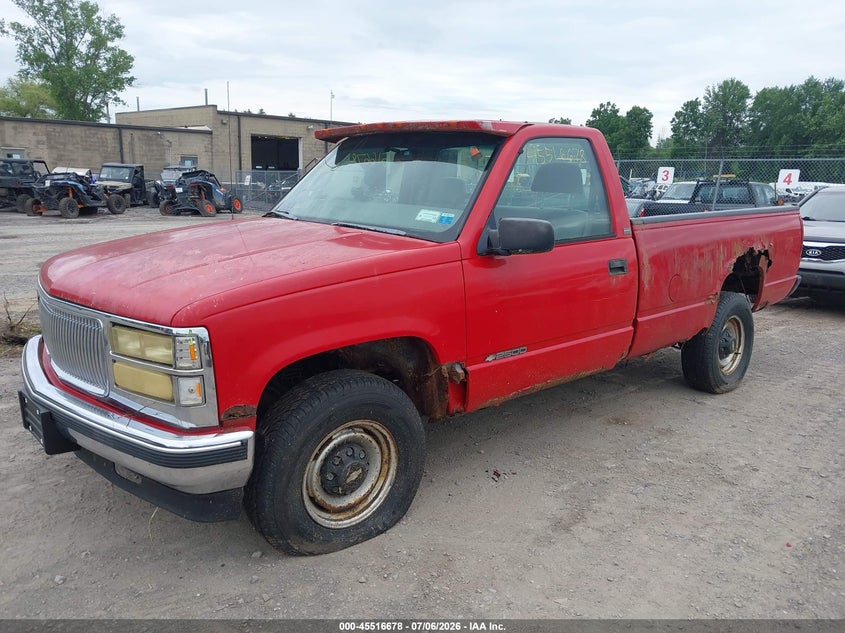 1997 Chevrolet C/K 2500 Hd Fleetside, Normal Wear & Tear, IAAI, VIN 1GCGC24R9VZ167924 — photo 2
