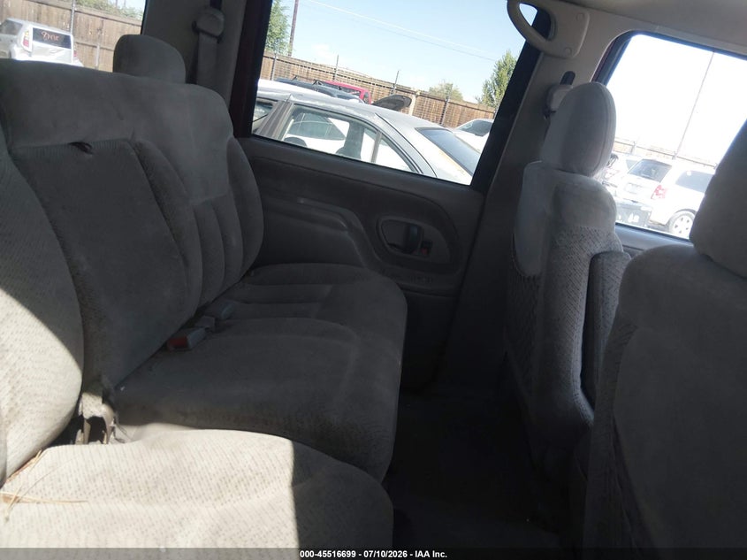 1998 CHEVROLET SUBURBAN 1500 auction photo 8