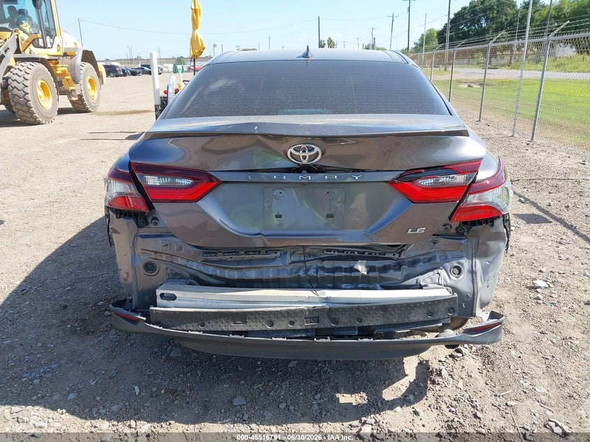 TOYOTA CAMRY - zdjęcie 17