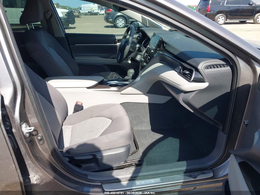 TOYOTA CAMRY - zdjęcie 5