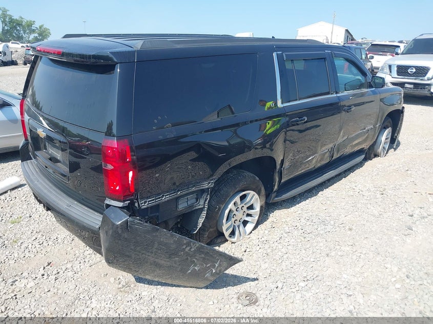 2020 CHEVROLET SUBURBAN 4WD LT — Photo 4