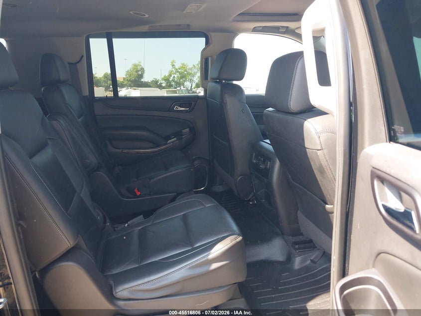 2020 CHEVROLET SUBURBAN 4WD LT — Photo 8