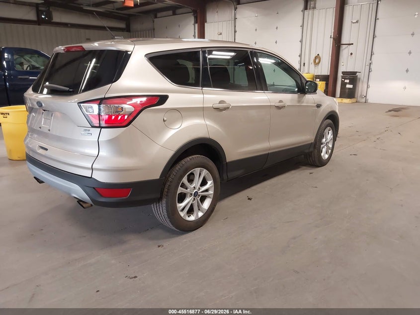 2017 FORD ESCAPE auction photo 4