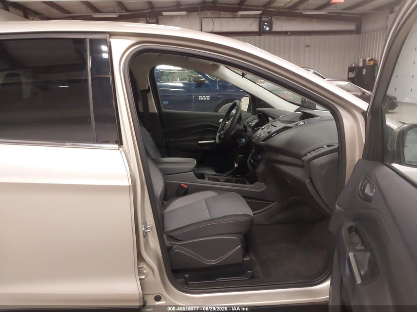 2017 FORD ESCAPE auction photo 5