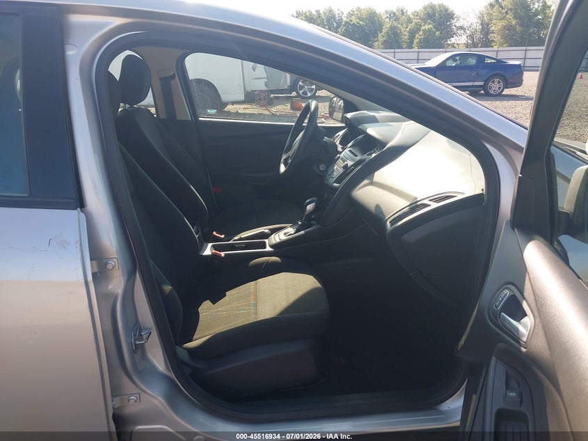 2017 FORD FOCUS auction photo 5
