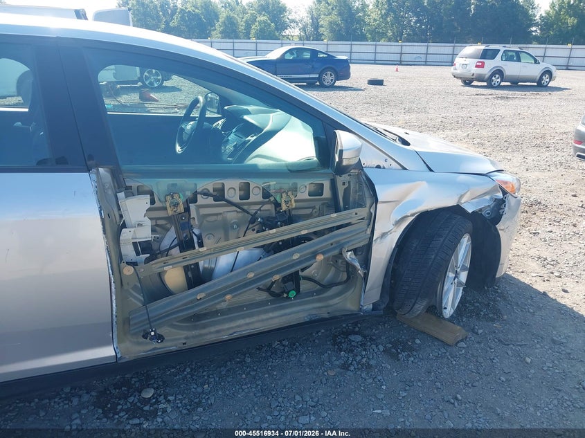 2017 FORD FOCUS auction photo 6