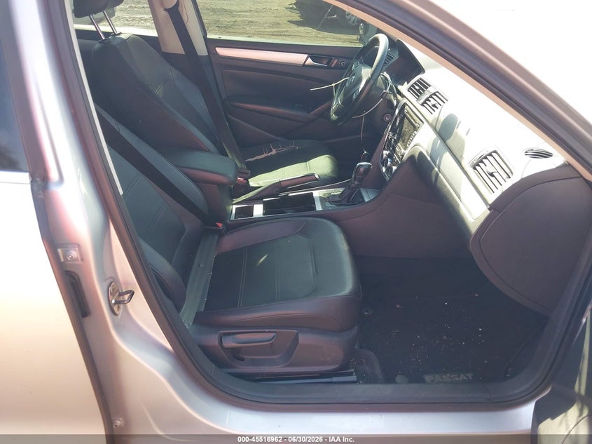 2012 VOLKSWAGEN PASSAT auction photo 5