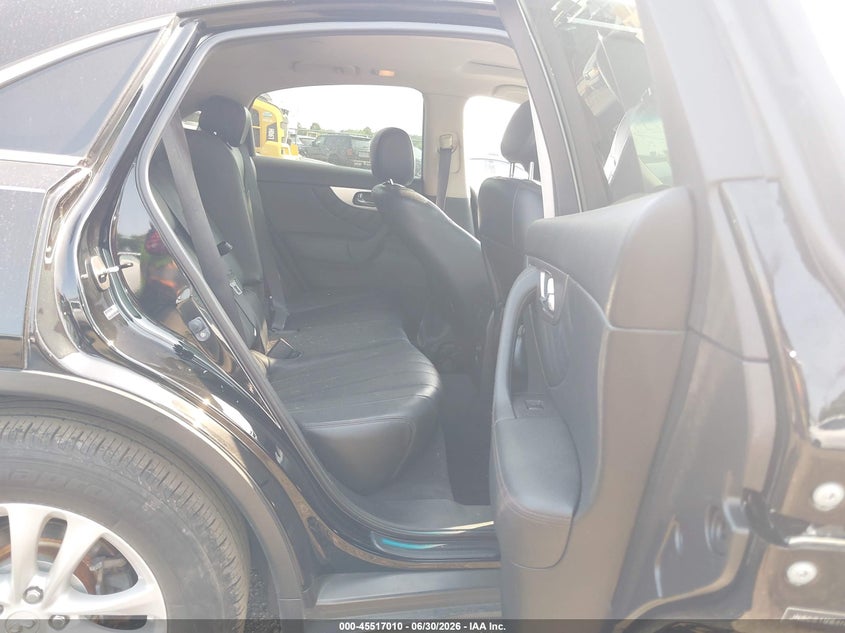 2017 INFINITI QX70 auction photo 8