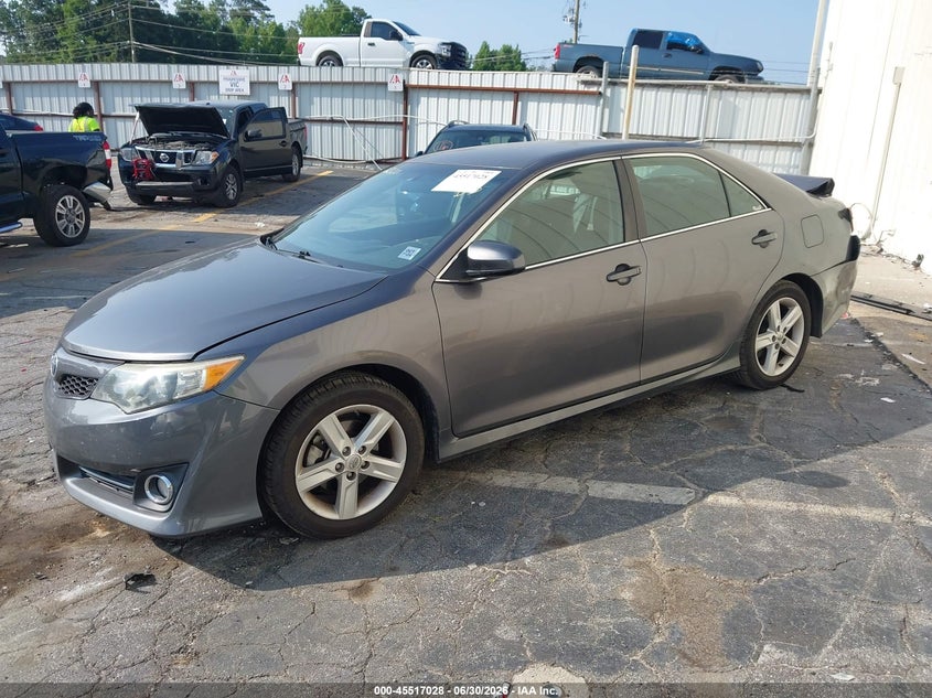 2014 TOYOTA CAMRY auction photo 2