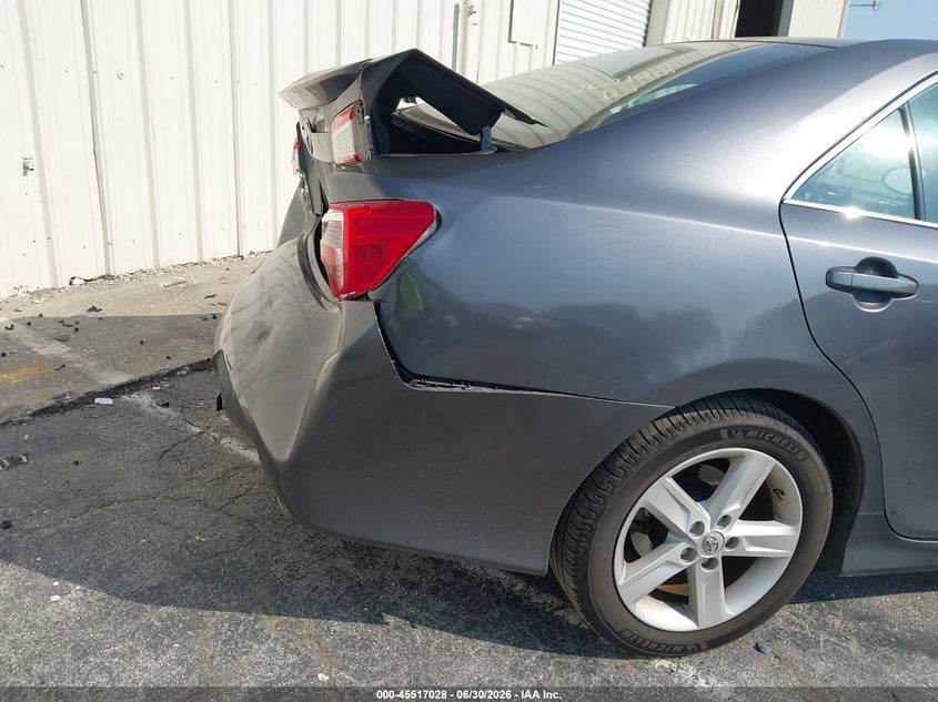 2014 TOYOTA CAMRY auction photo 6