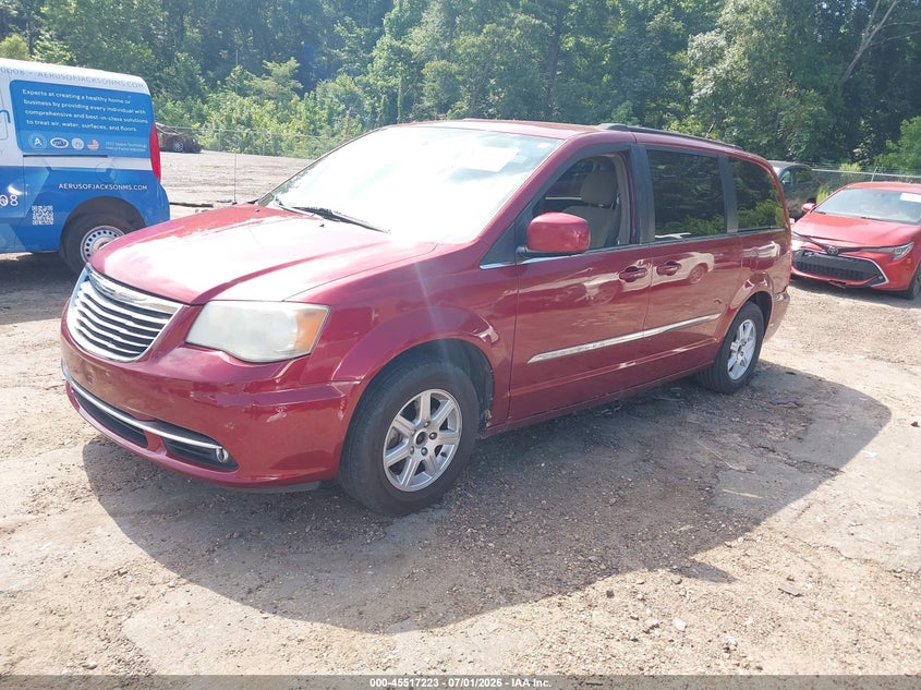 2011 CHRYSLER TOWN & COUNTRY auction photo 2