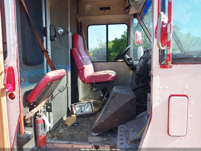 1999 CHEVROLET FORWARD CONTROL auction photo 5