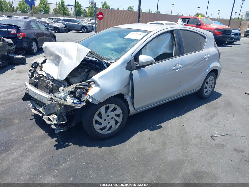 JTDKDTB35F1105383 2015 Toyota Prius C One photo 1