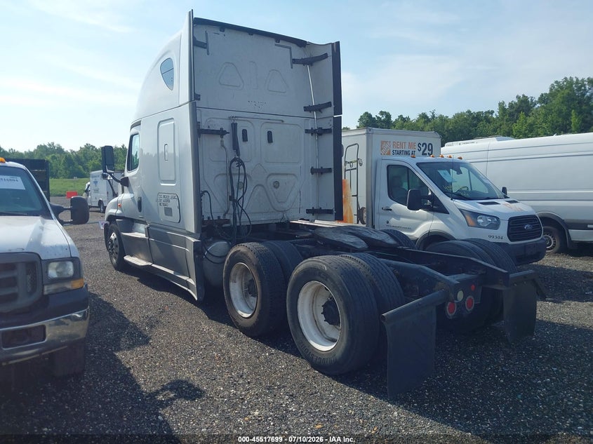 2019 FREIGHTLINER CASCADIA 125 auction photo 3