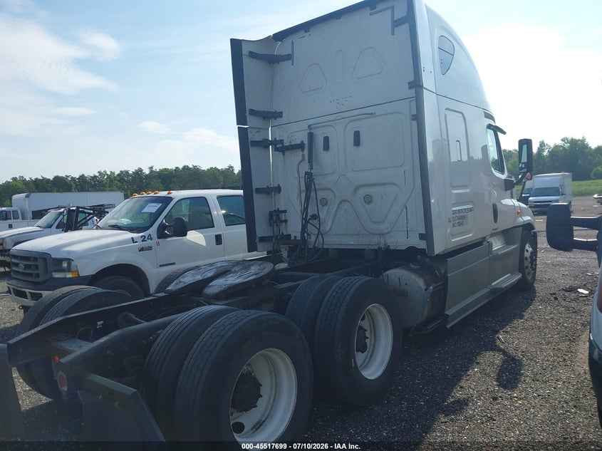 2019 FREIGHTLINER CASCADIA 125 auction photo 4