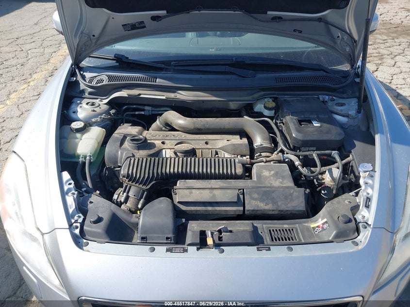 2011 Volvo C70 T5 (Fleet Only)/T5 (Retail Only) VIN: YV1672MC7BJ115112 Lot: 45517847